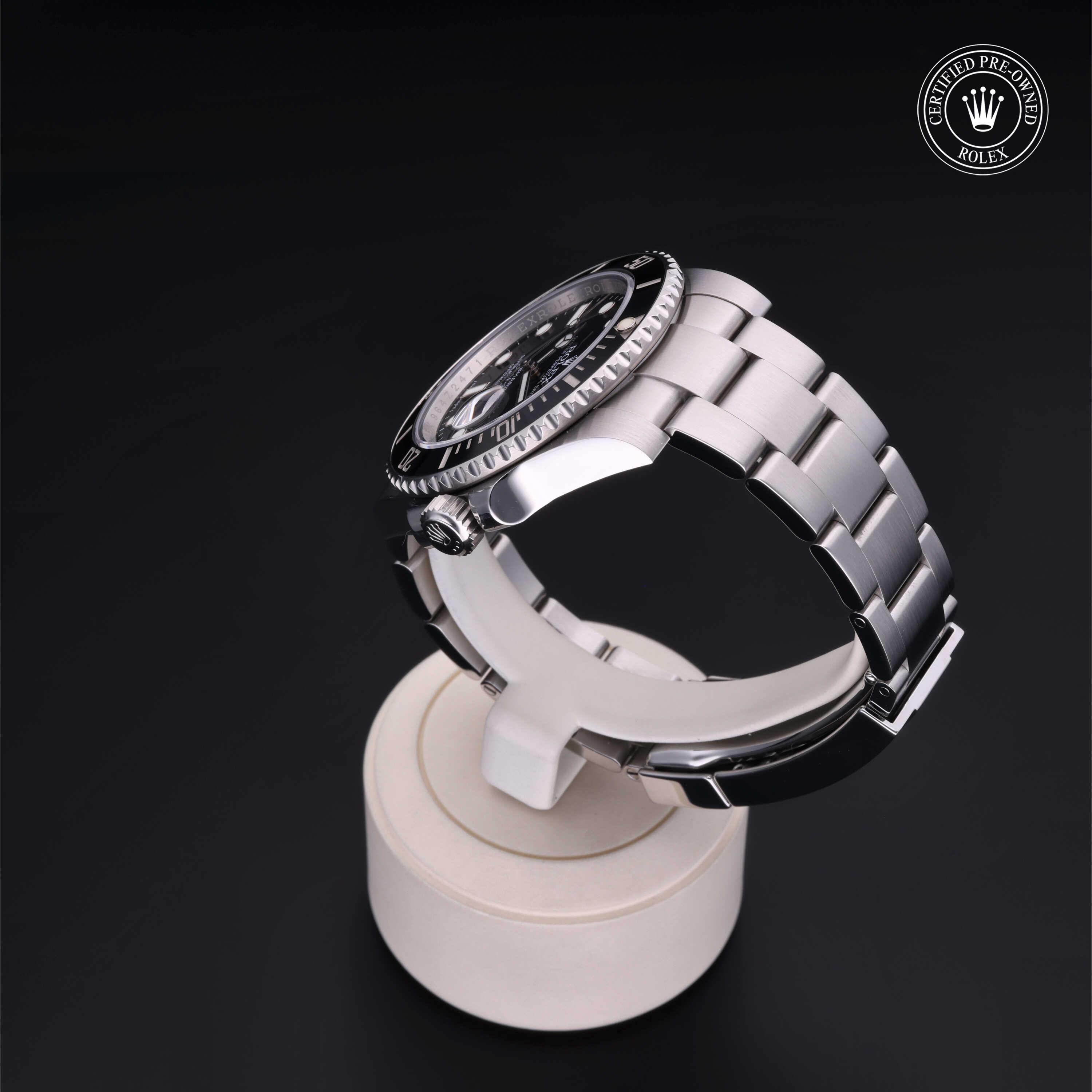 Rolex Submariner in Steel M116610LN-0001 at Gruno's Diamonds