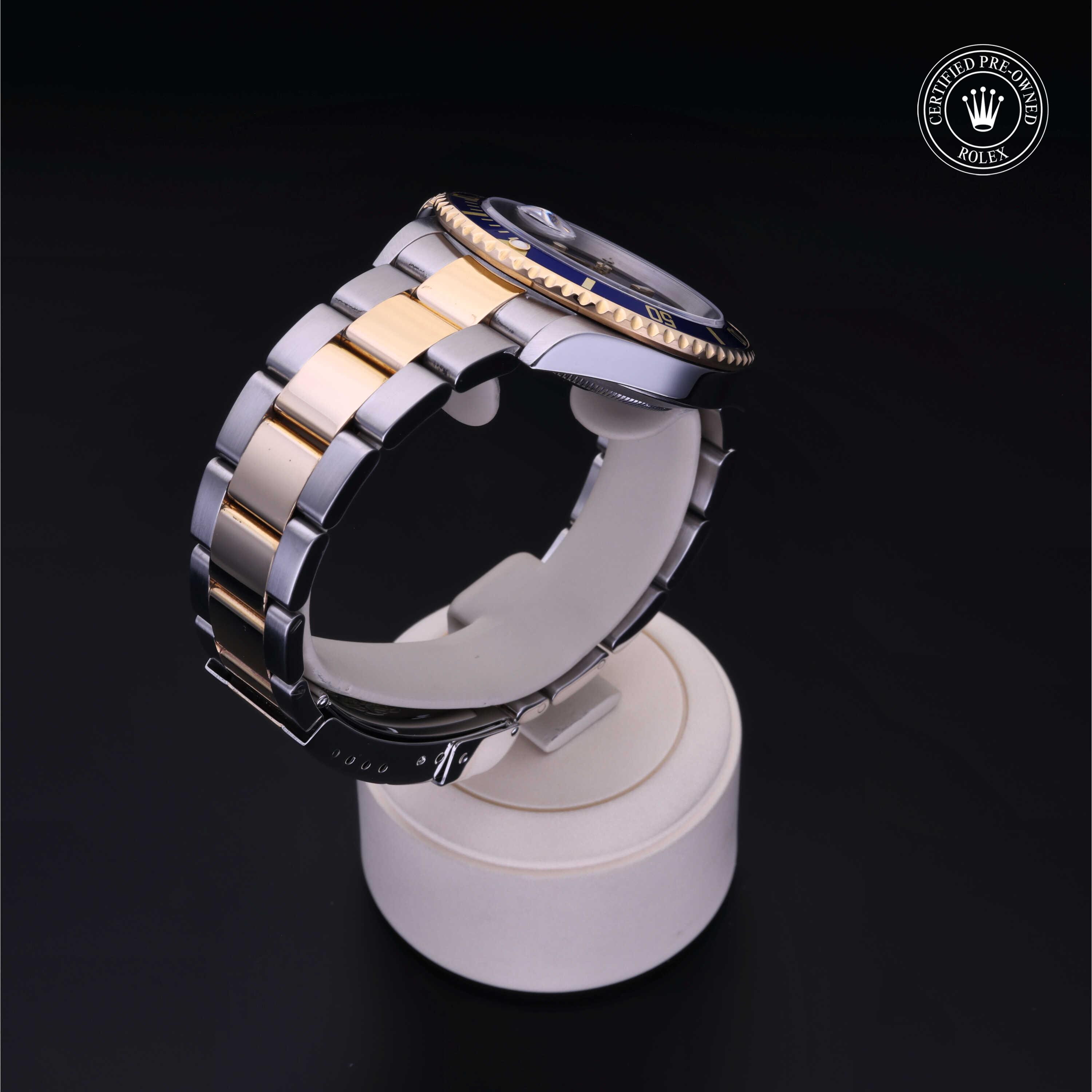 Rolex Submariner in Rolesor 18 Carat Yellow M16613-0015 at Gruno's Diamonds